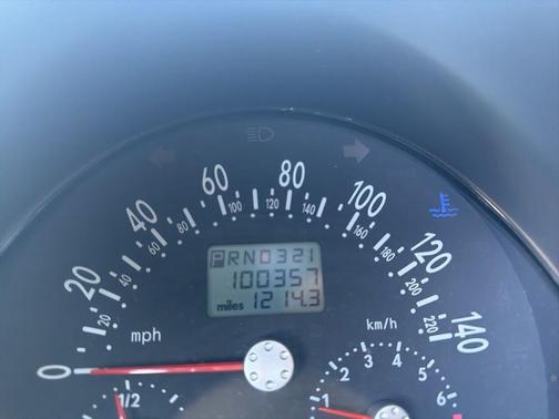 Cyber Green 2004 Volkswagen New Beetle GLS 2.0L