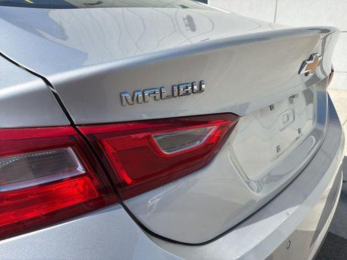 Silver Ice Metallic 2022 Chevrolet Malibu 1LS