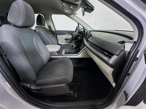 2022 Kia Carnival LX