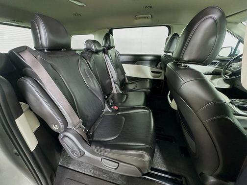 Silky Silver 2023 Kia Carnival LX