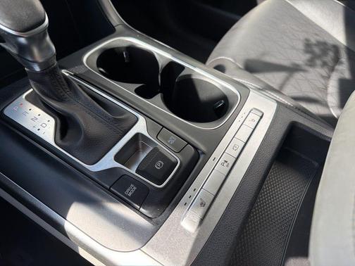 Silky Silver 2023 Kia Carnival LX