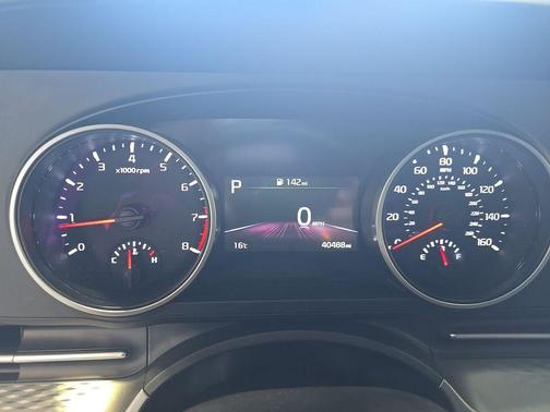 Silky Silver 2023 Kia Carnival LX