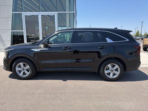 Ebony Black 2024 Kia Sorento LX