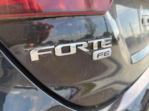 Aurora Black Pearl 2019 Kia Forte FE