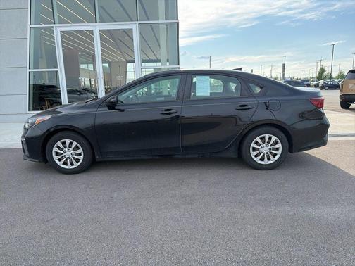 Aurora Black Pearl 2019 Kia Forte FE