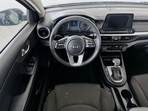 Aurora Black Pearl 2019 Kia Forte FE