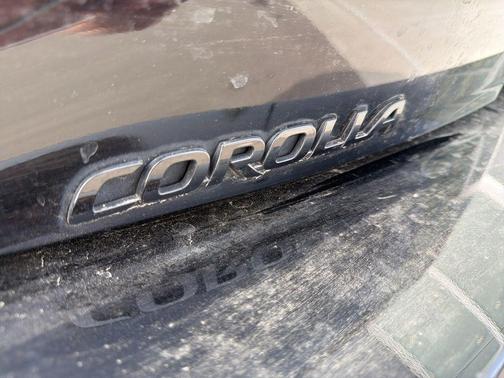 Midnight Black Metallic 2022 Toyota Corolla SE