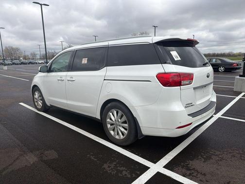 Snow White Pearl 2017 Kia Sedona EX