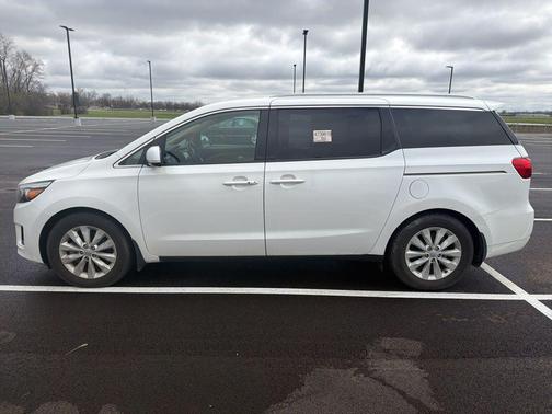 Snow White Pearl 2017 Kia Sedona EX