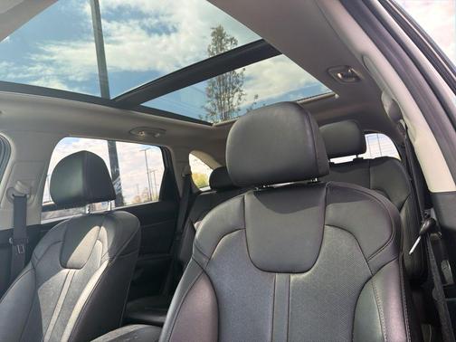 Wolf Gray 2022 Kia Sorento SX