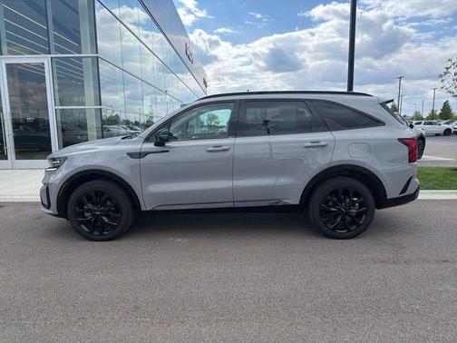 Wolf Gray 2022 Kia Sorento SX