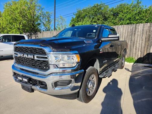 2022 RAM 2500 Tradesman Crew Cab 4x4 6'4' Box
