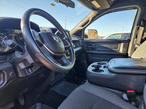 2022 RAM 2500 Tradesman Crew Cab 4x4 6'4' Box