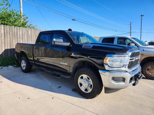 2022 RAM 2500 Tradesman Crew Cab 4x4 6'4' Box