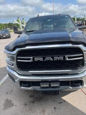2022 RAM 2500 Tradesman Crew Cab 4x4 6'4' Box