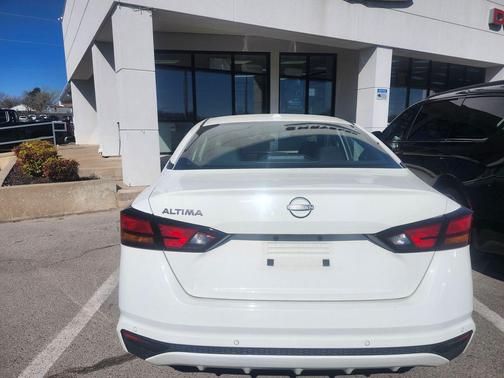 Glacier White 2025 Nissan Altima 2.5 SV