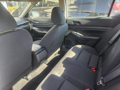 Glacier White 2025 Nissan Altima 2.5 SV