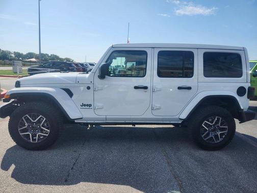 2025 Jeep Wrangler 4-Door Sahara 4x4