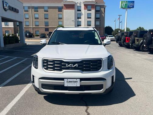 Glacial White Pearl 2025 Kia Telluride S
