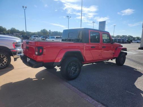 2025 Jeep Gladiator Sport S
