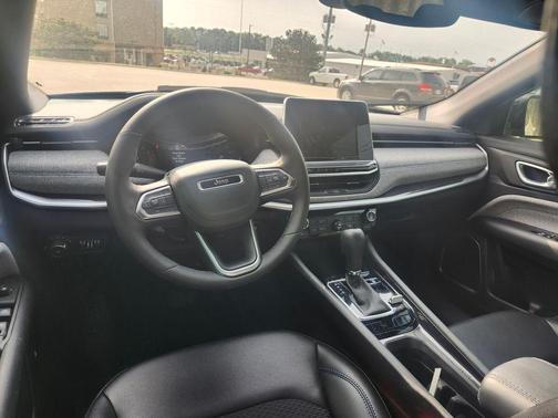 Bright White Clearcoat 2026 Jeep Compass Latitude