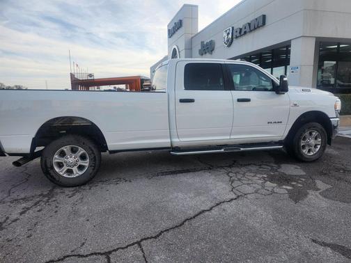 2024 RAM 3500 Big Horn Crew Cab 4x4 8' Box
