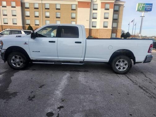 2024 RAM 3500 Big Horn Crew Cab 4x4 8' Box