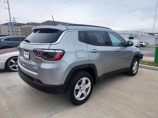 2024 Jeep Compass Latitude