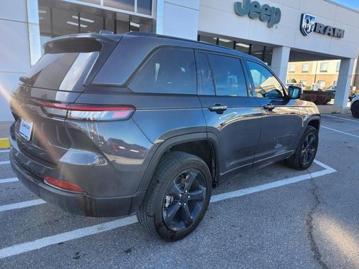 2025 Jeep Grand Cherokee Altitude