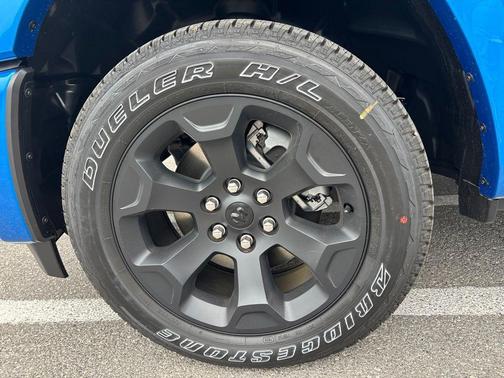 Hydro Blue Pearlcoat 2026 RAM 1500 Big Horn/Lone Star