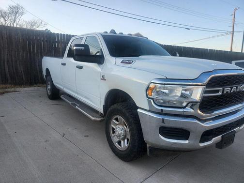 2023 RAM 3500 Tradesman Crew Cab 4x4 8' Box