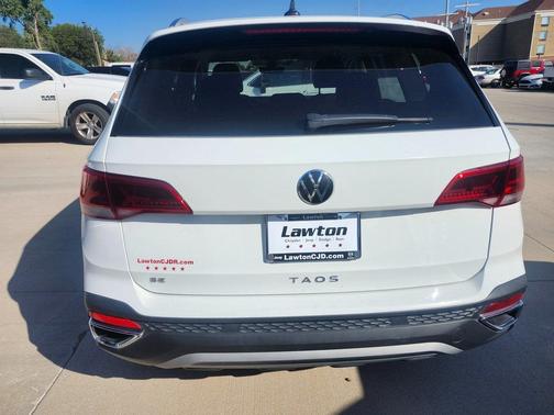 2024 Volkswagen Taos 1.5T SE