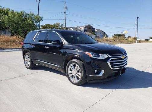 Photo 3 of 49 of 2019 Chevrolet Traverse High Country