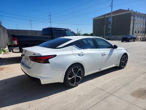 2023 Nissan Altima SR FWD