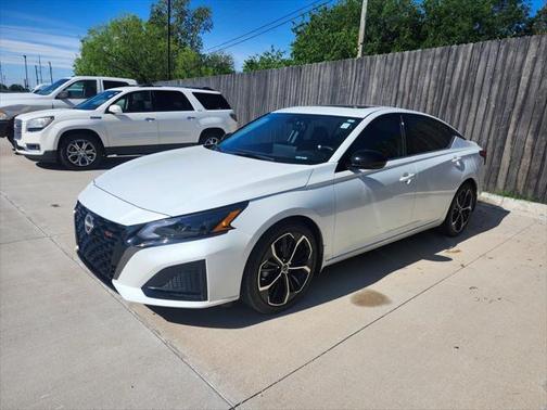 2023 Nissan Altima SR FWD