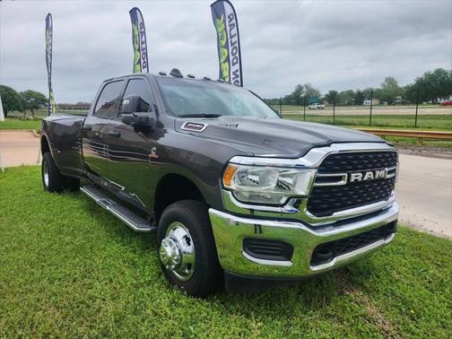 2024 RAM 3500 Tradesman Crew Cab 4x4 8' Box