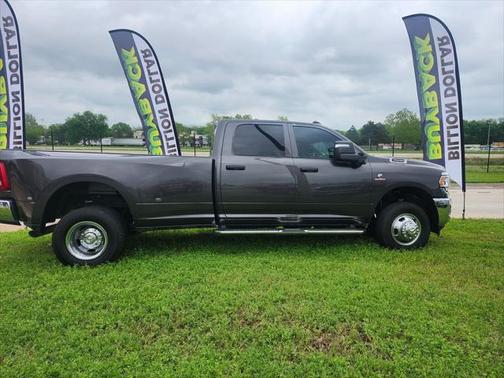 2024 RAM 3500 Tradesman Crew Cab 4x4 8' Box