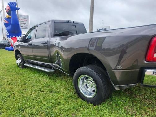 2024 RAM 3500 Tradesman Crew Cab 4x4 8' Box