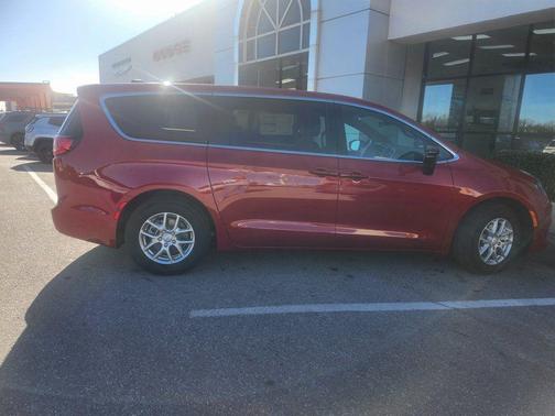2026 Chrysler Voyager LX
