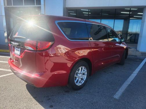 2026 Chrysler Voyager LX