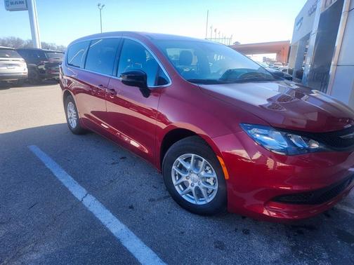 2026 Chrysler Voyager LX