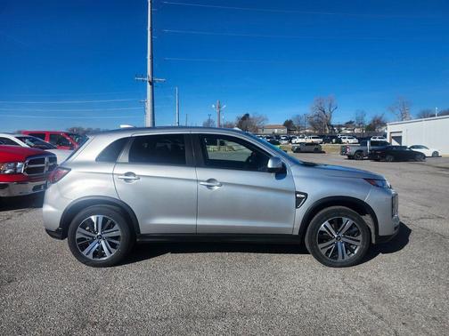 2024 Mitsubishi Outlander Sport 2.0 ES