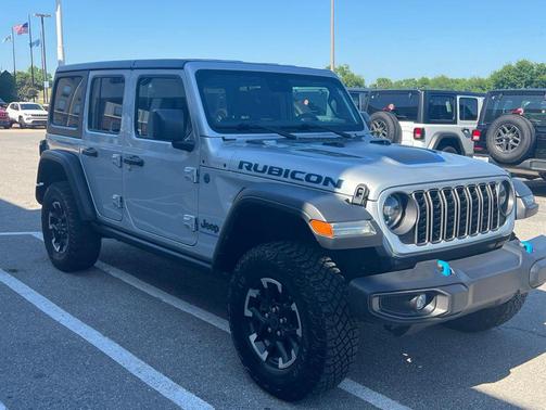 Silver Zynith Clearcoat 2024 Jeep Wrangler 4xe Rubicon