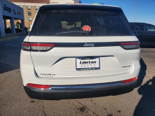 2025 Jeep Grand Cherokee Laredo