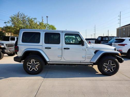 2024 Jeep Wrangler 4-Door Sahara 4x4