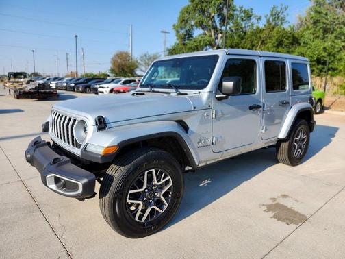 2024 Jeep Wrangler 4-Door Sahara 4x4
