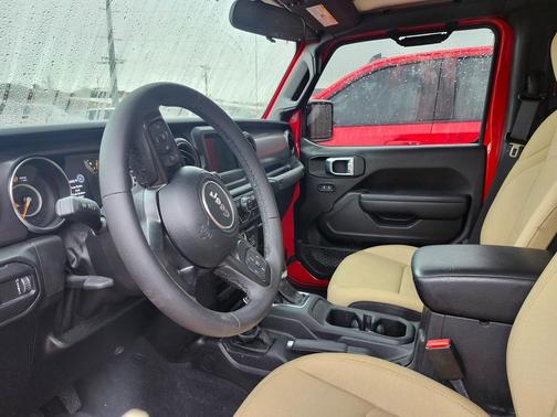 2023 Jeep Gladiator Sport S