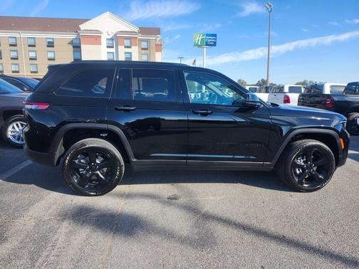 2025 Jeep Grand Cherokee Altitude