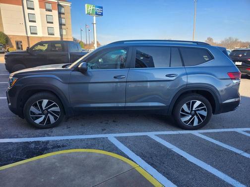 2025 Volkswagen Atlas 2.0T SE w/Technology 4MOTION
