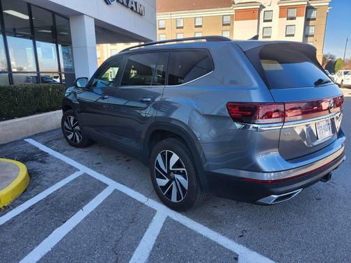 2025 Volkswagen Atlas 2.0T SE w/Technology 4MOTION